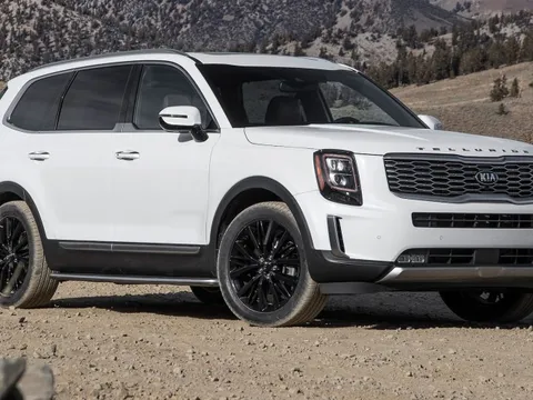Kia Telluride lỡ hẹn Việt Nam, Explorer 'thở phào'