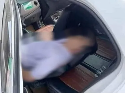 Ngồi trong xe chờ khách tham quan, tài xế taixi tử vong bất thường