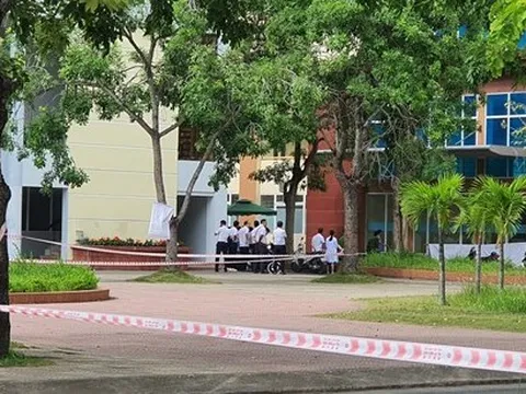 Nam sinh viên Trường ĐH Hàng hải rơi từ tầng cao xuống đất