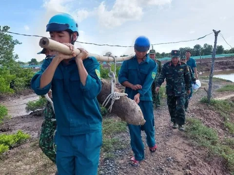 Trà Vinh: Phát hiện quả bom còn nguyên ngòi nổ nặng hơn 110kg