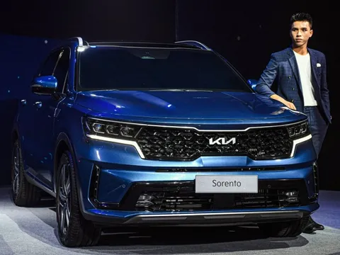 Chơi lớn, KIA Việt Nam trưng bày KIA Sorento PHEV trong ngày ra mắt Carens thế hệ mới