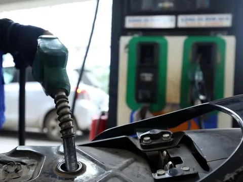 Điều hành xăng dầu: Cần sự chủ động từ các bộ, ngành