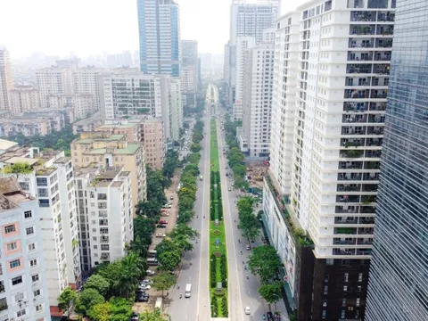 Hàng loạt cao ốc trên đường Lê Văn Lương: Hà Nội nói đúng quy hoạch