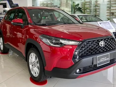 Có xe lọt top bán chạy, Toyota và Mitsubishi vẫn tuột dốc doanh số