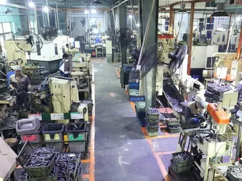 Gặp đủ rào cản, doanh nghiệp gặp 'thế khó'