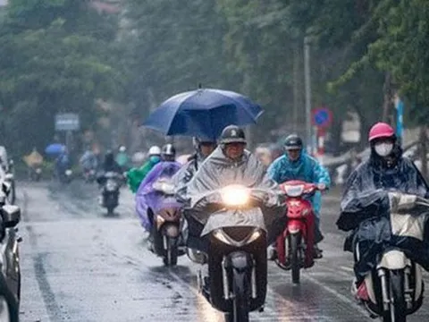 Miền Bắc, miền Trung mưa dông trước khi đón không khí lạnh