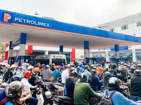 Cử tri Hà Nội: Lời hứa của Bộ trưởng Công Thương về xăng dầu chưa tròn