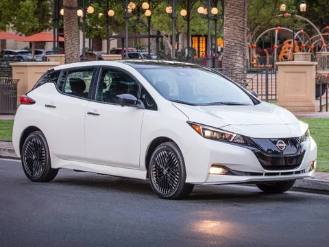 Thử đi xa 285km bằng xe điện, chủ xe "ngậm đắng" khi mất tới 15 tiếng đồng hồ