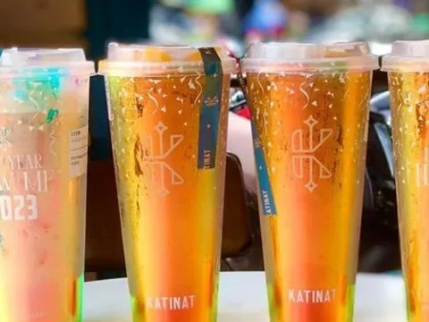 Chiếc ly Cầu Vồng này có gì đặc biệt mà đang làm mưa làm gió