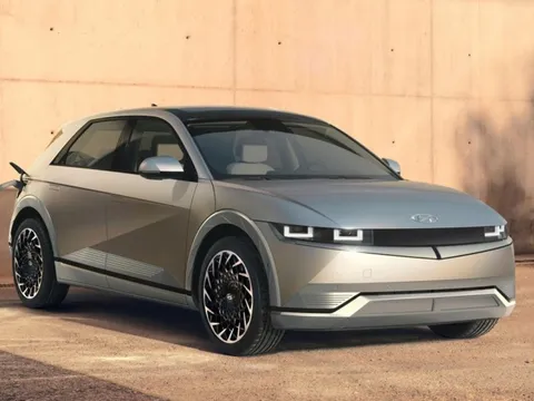 Hyundai lắp ráp SantaFe Hybrid, Ioniq 5 tại Việt Nam: Kỳ vọng giá tốt, so kè Kia, VinFast