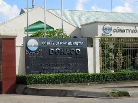 Chủ tịch công ty giấy bị bán giải chấp CP, lãnh đạo khác liên tục gom hàng