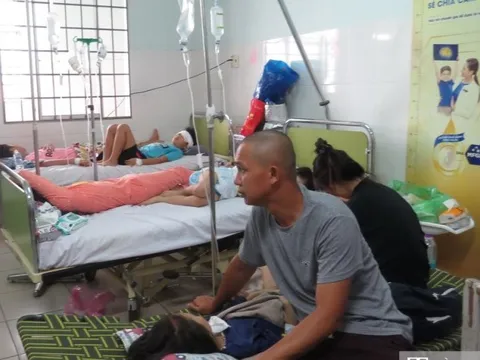 Khẩn trương tìm nguyên nhân ngộ độc thực phẩm của học sinh ở Nha Trang