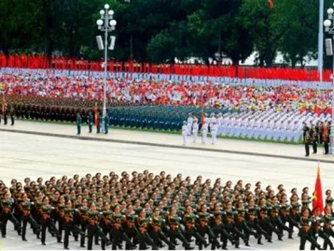 Lương sĩ quan quân đội thay đổi như thế nào khi lương cơ sở tăng lên 1,8 triệu?