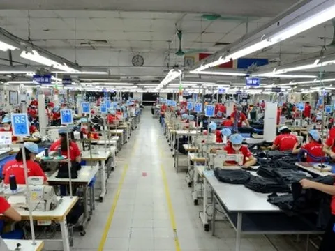 Dệt may tiếp tục đối diện với thiếu đơn hàng, xuất khẩu sụt giảm
