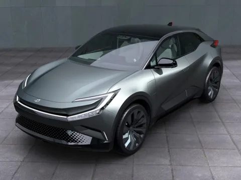 Toyota nhá hàng SUV điện mới toanh: Màn hình gấp, nhiều điểm thiết kế lạ mắt