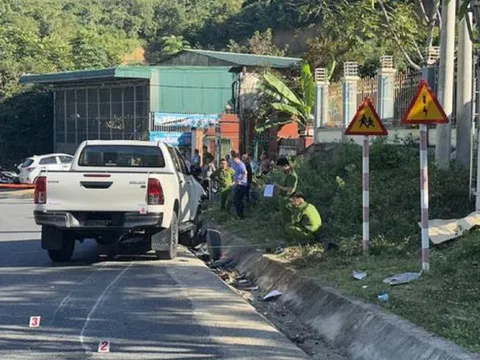 Va chạm giữa ôtô do trưởng công an thị trấn điều khiển và xe máy khiến 2 người tử vong