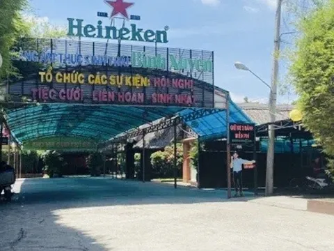 Tp.HCM: Nhà hàng Bình Xuyên bị yêu cầu tháo gỡ