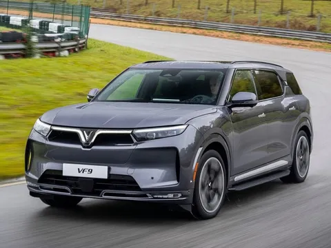 Đại gia cho thuê xe tại Mỹ đặt 2.500 xe VF 8 và VF 9, VinFast hứa giao hết trong 1 năm