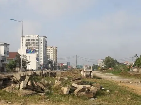 Cận cảnh tuyến đường gần 1 km, đầu tư 280 tỉ đồng gần 20 năm vẫn chưa xong