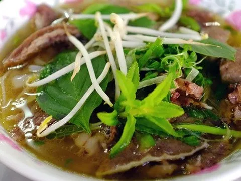 Đi chợ thấy giá đỗ có dấu hiệu này tốt nhất đừng mua, 3 sai lầm cần tránh khi ăn giá đỗ