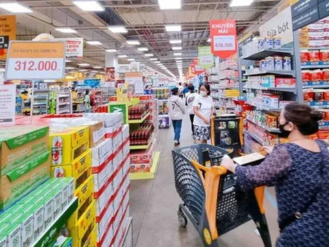 Mua sắm từ nay đến cuối năm rợp màu khuyến mãi