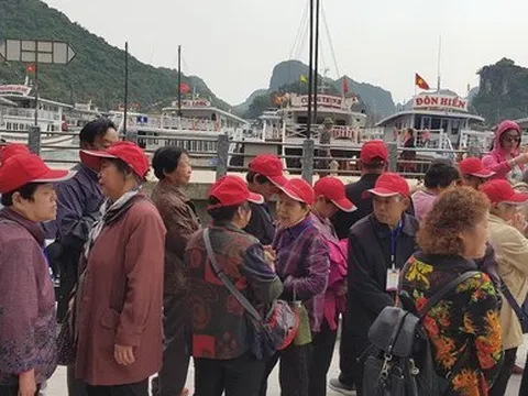 Kéo giãn du lịch, giảm áp lực cho vịnh Hạ Long