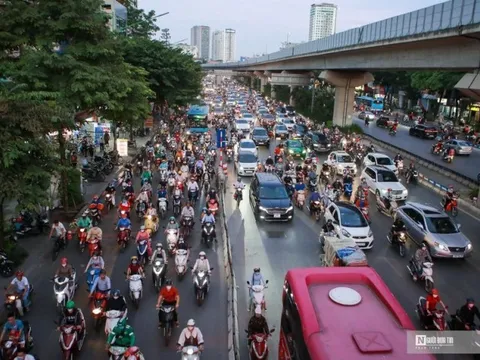 Đường Nguyễn Trãi phân làn "có cũng như không", giao thông hỗn loạn