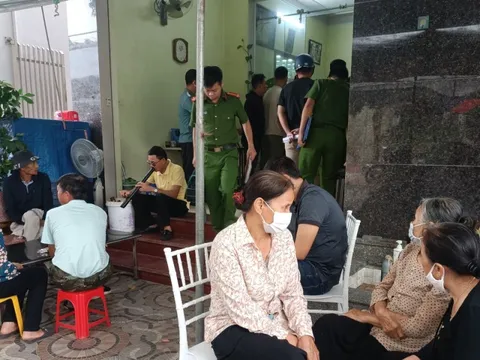 Hai vợ chồng tự tử, nghi do "vỡ họ"