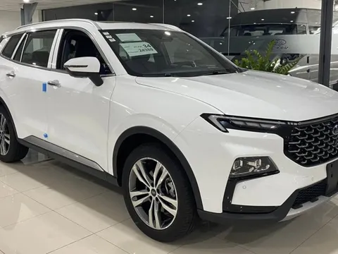 Nghịch lý giá Ford tại Việt Nam: Everest kèm 'lạc', Territory giảm giá sâu dù mới ra mắt