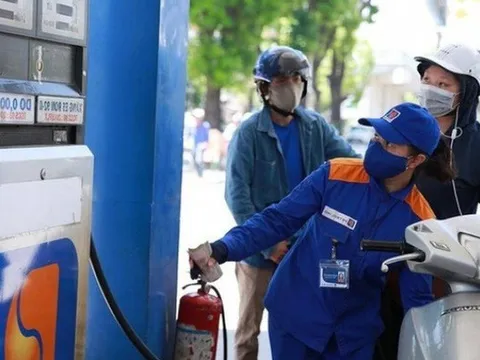 Giá xăng dầu đồng loạt giảm