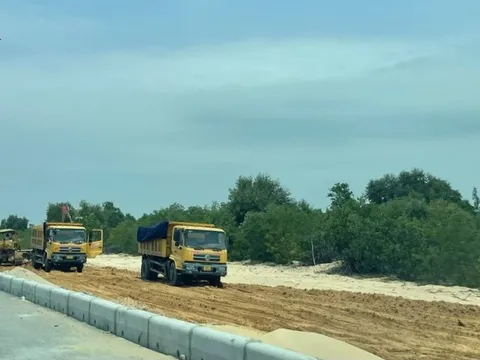 Quảng Nam: Thu hồi giấy phép khai thác khoáng sản nếu bán giá cao