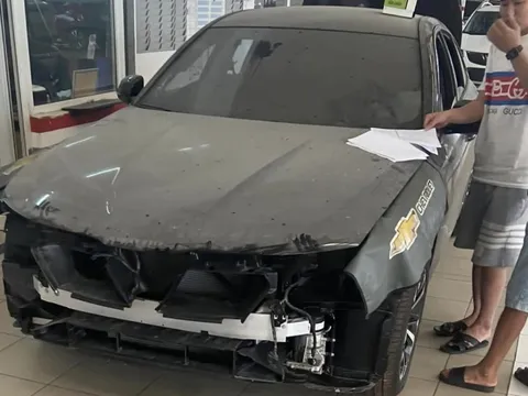 Đại lý VinFast lên tiếng vụ bị tố giao xe ngập nước: Nhiều thông tin tranh cãi, khách bắt đền 320 triệu