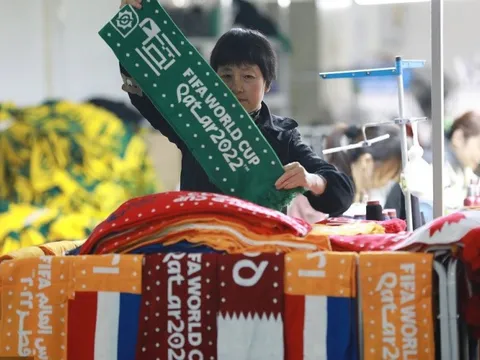 Công ty Trung Quốc chi 1,4 tỷ USD tài trợ World Cup, fan trêu đùa: 'Ngoài đội tuyển bóng đá ra thì thứ gì ở TQ cũng đều dự World Cup hết rồi'