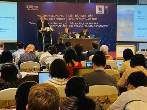 IMF hạ dự báo tăng trưởng kinh tế Việt Nam năm 2023 từ 6,2% xuống còn 5,8%