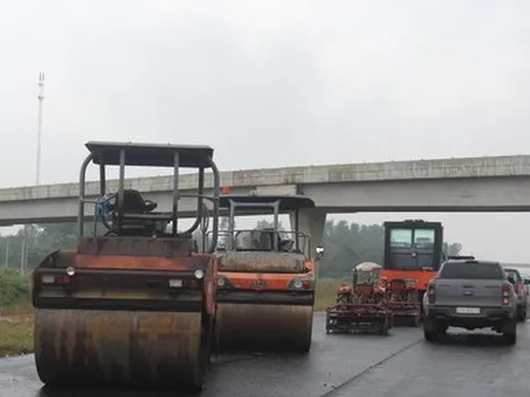 Bộ trưởng GTVT kiểm tra dự án: 'Báo cáo với thực tế khác nhau, tôi rất sốt ruột'