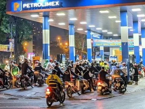 Phải bịt kín những lỗ hổng trong hợp đồng xăng dầu