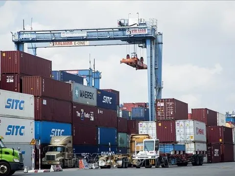 Phát triển kinh tế vùng Đông Nam Bộ: Gỡ 'điểm nghẽn' logistics