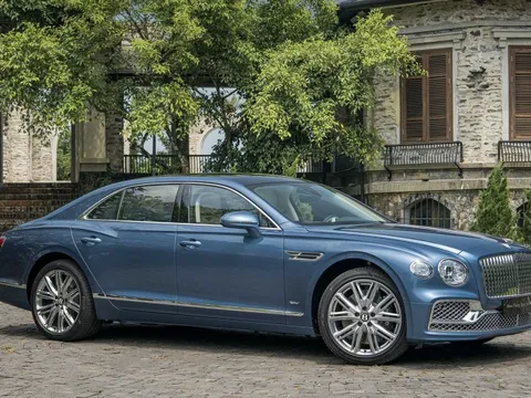 Chùm ảnh Bentley Flying Spur Hybrid tại Việt Nam