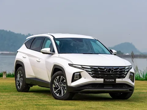 Loạt ô tô có giá 'lạc' cao nhất tại Việt Nam