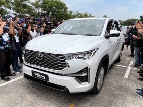 Toyota Innova 2023 dễ tới tiền tỷ khi về Việt Nam: Tách biệt với Veloz, công nghệ hơn Fortuner