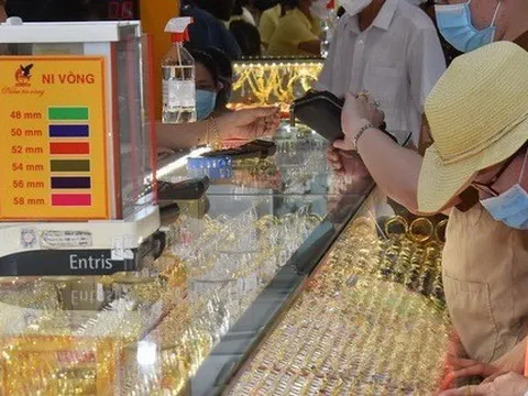 Giá vàng hôm nay 23-11: Tăng - giảm đột ngột dù USD giảm giá