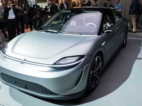 Đối đầu Tesla, Sony sẽ tích hợp máy chơi game PS5 lên chiếc xe điện tự lái sắp tới của mình