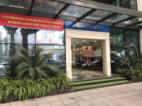 Trụ sở Sở Nội vụ Hà Nội bị công an tạm đình chỉ hoạt động