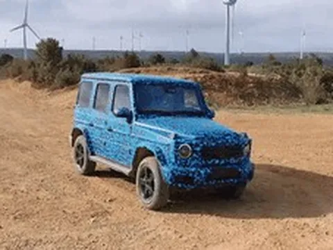 Mercedes-Benz EQG - Phiên bản điện của G-Class khoe công nghệ xoay tròn như xe tăng