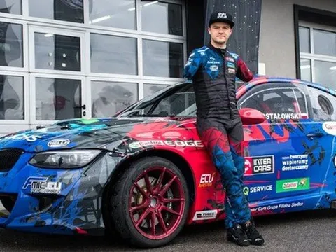 Cụt cả 2 tay vẫn lập kỷ lục Guinness nhờ lái bằng chân