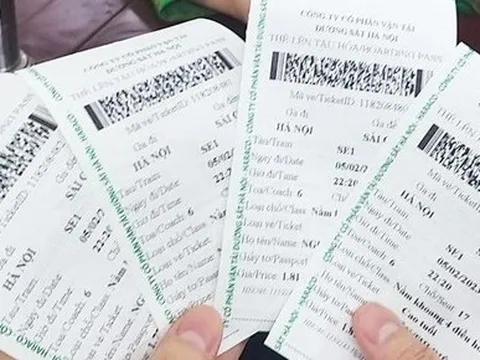 Mua vé tàu Tết trên mạng xã hội coi chừng tiền mất tật mang