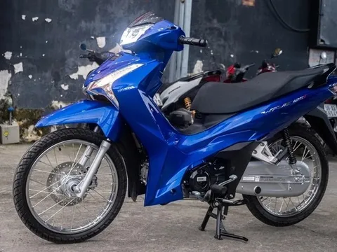 Chi tiết Honda Wave 125i đời 2023 đầu tiên VN: Giá 86 triệu, nhập Thái, có công nghệ tự động tăng xích