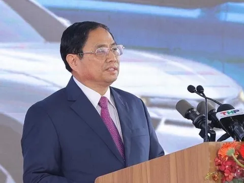 Thủ tướng bấm nút xuất khẩu 999 ô tô Việt đầu tiên sang Mỹ