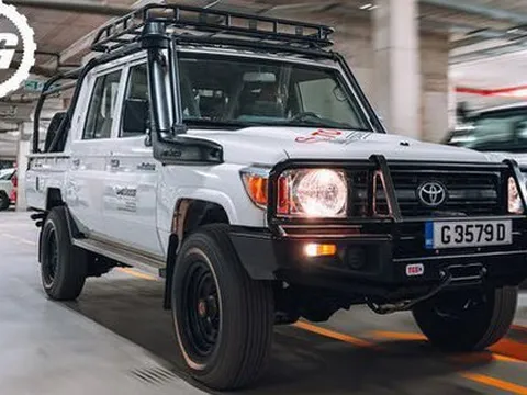 Đây là xưởng độ đứng sau hơn 80.000 chiếc Toyota Land Cruiser phục vụ các tổ chức lớn