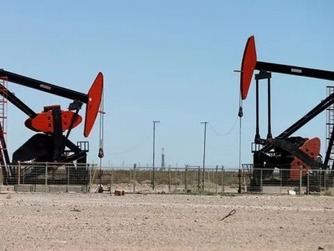 Dầu thô tiếp đà rơi mạnh, hướng về mốc 80 USD/thùng - thấp nhất 10 tháng